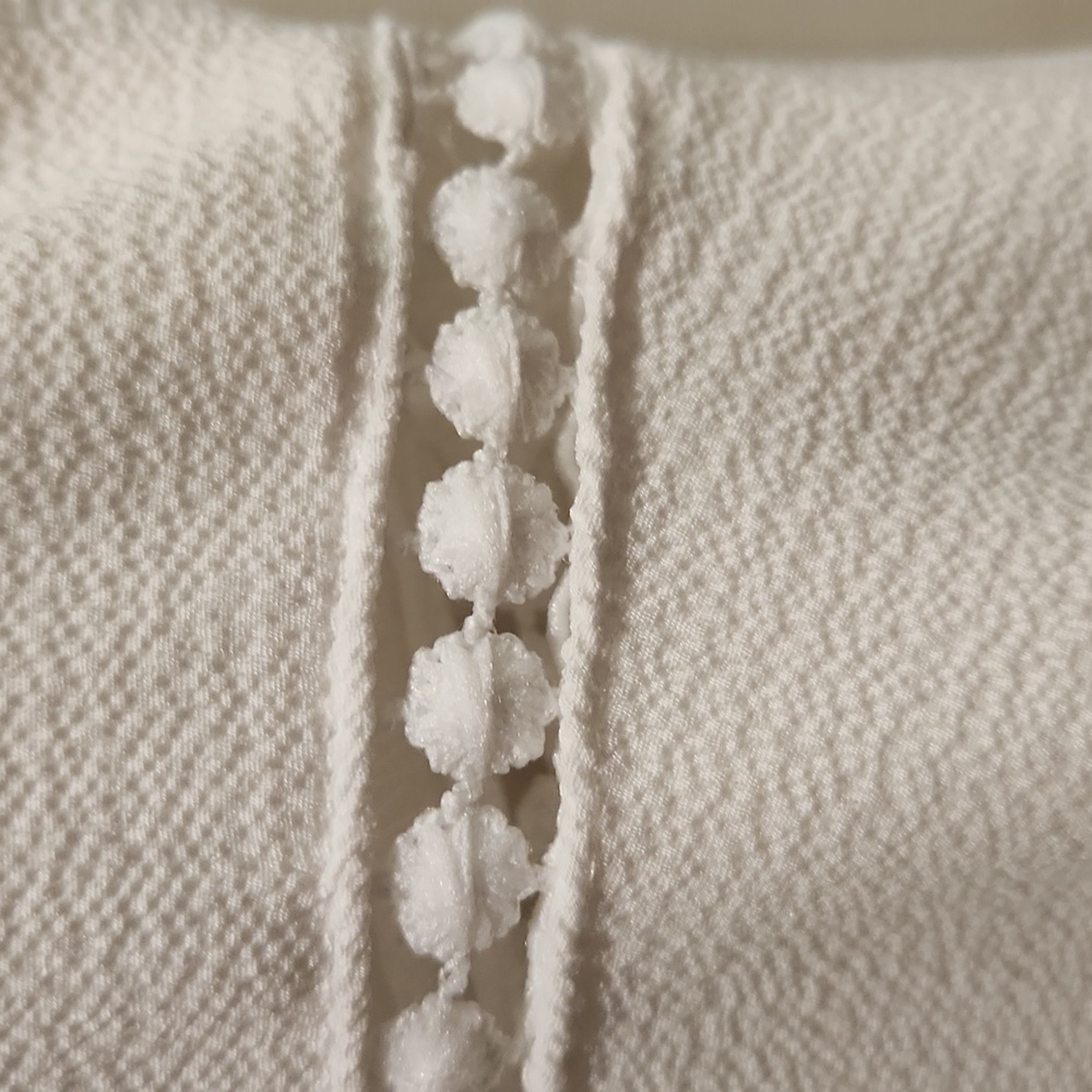 White with floral applications summer or homecoming dress. Size 1/2 - Picture 7 of 16